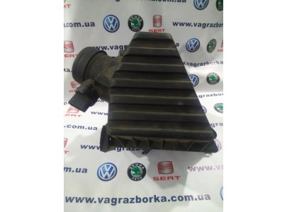 Корпус воздушного фильтра Skoda Fabia, Roomster/Volkswagen Polo/Seat Ibiza,Cordoba