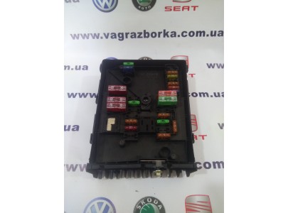 Блок предохранителей моторного отсека Skoda Octavia, Superb, Yeti /Volkswagen Passat B6-B7/ Seat Toledo,Altea,Leon ,1k0937125d