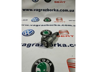 Личинка замка водителя Skoda Fabia